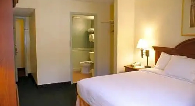Номер Standard Inns of Virginia Falls Church