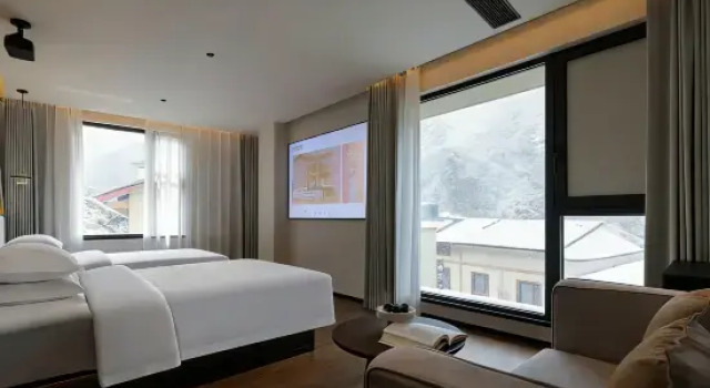 Люкс Qinghe Courtyard · Jiuzhaigou | QINGHE Hot Spring - Luxury Private Hot Spring Villa