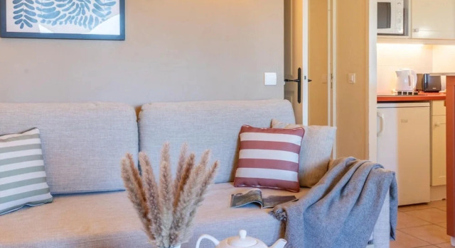Holiday Stay With Sleeping Alcove