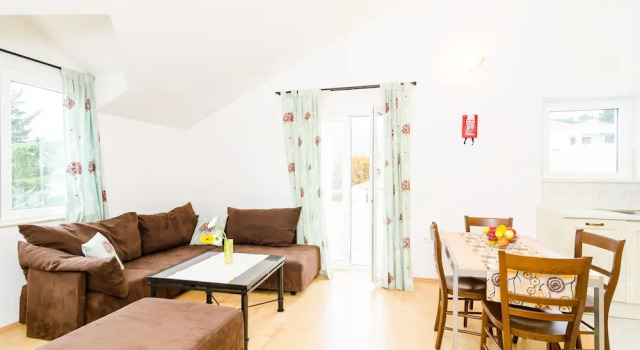 Cozy Duplex Apartment A2, in a Stone Built House, Sunset Beach Near Dubrovnik, Забронировать Апартаменты/квартира Lazaret , рядом с Частный пляж Hotel Vis