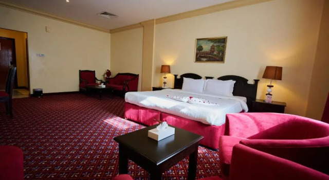 Полулюкс La Rosa Hotel, Juffair