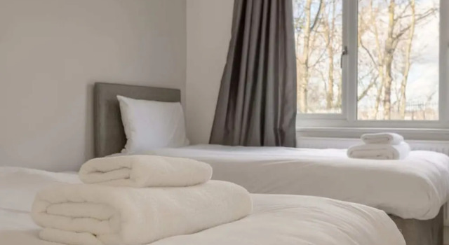 Modern 2 Bedroom Apartment in Morden
