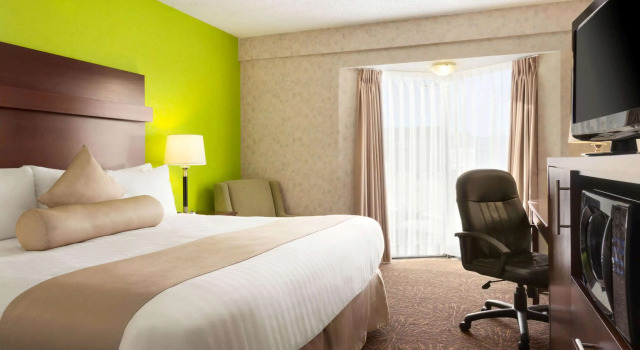 Travelodge by Wyndham Lloydminster
