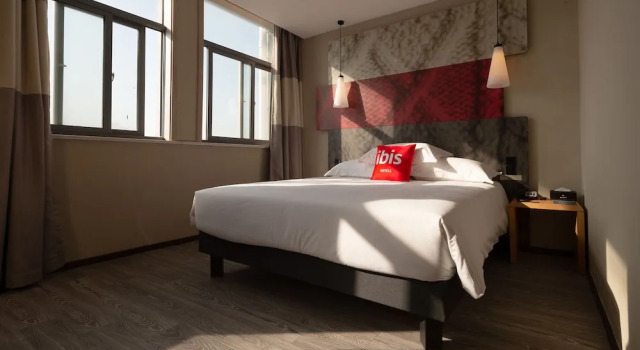 Ibis Guanyun Kowloon Port Water Street Hotel, Забронировать Отель Отели Гонконга с завтраком, рядом с Sin Tat Plaza, Завтраки