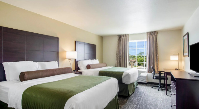 Четырёхместный номер Standard Cobblestone Hotel & Suites - Torrington