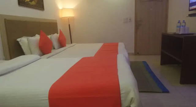 Четырёхместный семейный номер Standard Airport Hotel Mahal