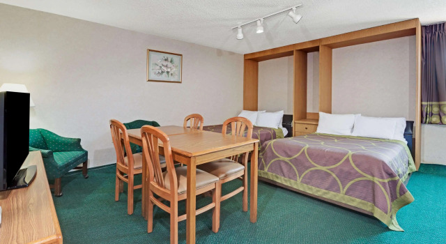 Super 8 by Wyndham Kenmore/Buffalo/Niagara Falls Area, Buchen Sie Hotel Hotels in New York State mit Pool, Schwimmbad