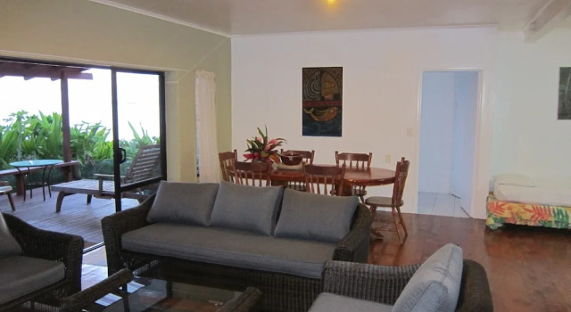 3 Bedrooms House with balcony and with Beach View Raina Holiday Accommodation