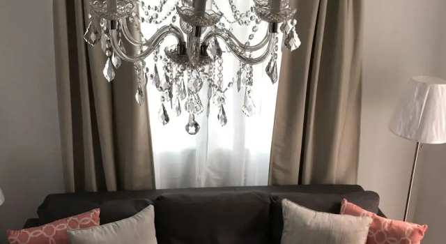 Студия Chandelier 102