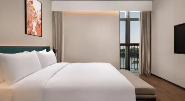 Люкс с видом на озеро Hilton Garden Inn Guiyang Gui'An New Area