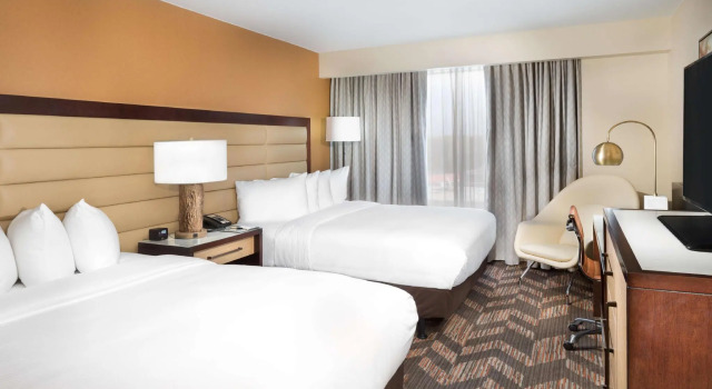 Standard Vierer Zimmer DoubleTree by Hilton Lawrence
