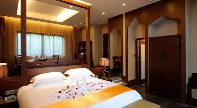 Regalia Resort & SPA (Tangshanzhen, Nanjing), Rezerwuj Ośrodek wypoczynkowy Nankin Jiangsu