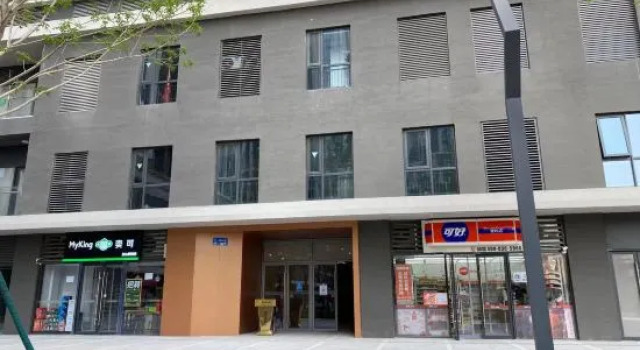 Yueyue Smart Apartment (Linyi China Resources Vientiane Hui Branch), Prenota Appartamento Hotel a Shandong con parcheggio, Parcheggio