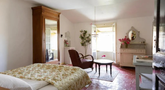 Le Flamant Rouge Guesthouse, Book Hotel Hoteller i Corbières med parkering, Parkering