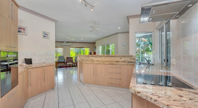 White Sapphire Holiday House
