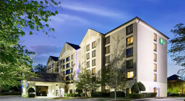 Holiday Inn Express & Suites Alpharetta, an IHG Hotel, Buchen Sie Hotel Alpharetta Georgia