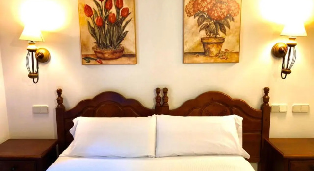Hostal Posada La Panadera, Забронировать Отель Отели и гостиницы Сепульведа, рядом с Центр для посетителей парка природы Хосес-дель-Рио, Отель