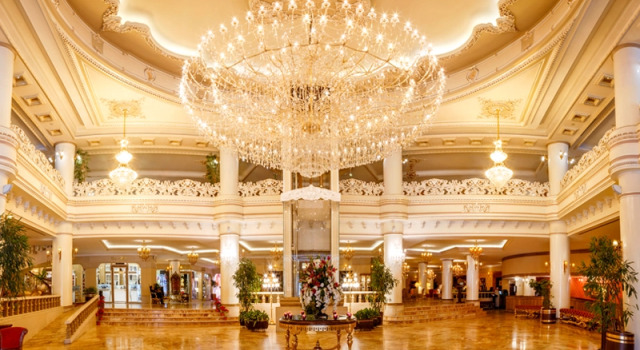Ghasr Talaee Hotel