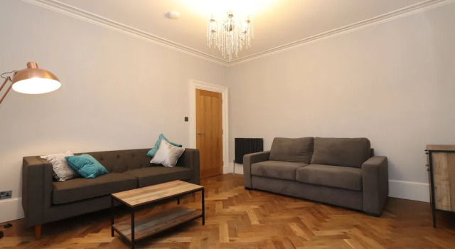Апартаменты Deluxe Dollar Apartments at 41