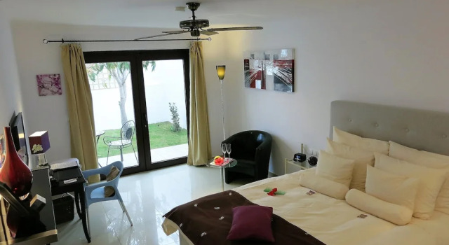 Номер Deluxe Birdcage Gay Men Resort and Lifestyle Hotel