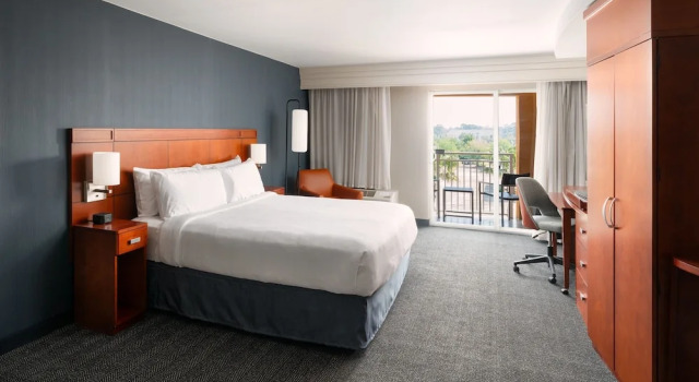 Двухместный люкс Courtyard Jacksonville Orange Park
