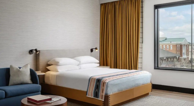 Двухместный номер Deluxe Hotel Tupelo, a Wyndham Hotel