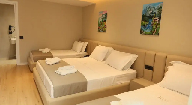 Четырёхместный номер Standard Jako Premium Hotel