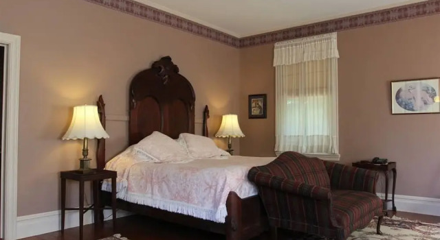 Номер Deluxe Corners Mansion Inn - A Bed and Breakfast