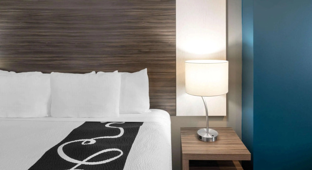 La Quinta Inn & Suites by Wyndham Forsyth, Rezervați Hotel Forsyth Georgia