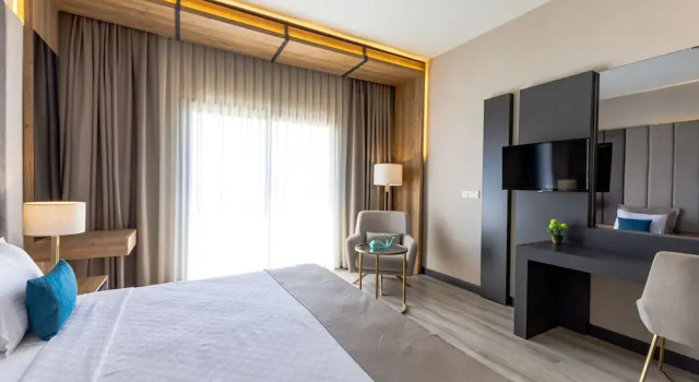 Paradisos Hotel, Book Hotel Hoteller i Neo Chorio med parkering, Parkering