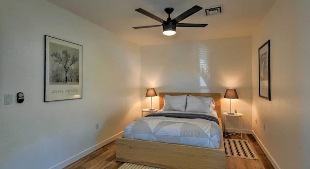 Updated Mesa Home w/ Spacious Backyard & Fire Pit!, Buchen Sie Hotel Mesa Phoenix und Umgebung