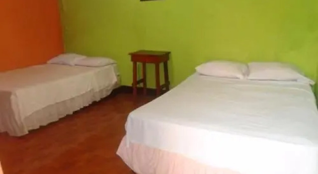 Hostal Las Rosas, Prenota Hotel Hotel a Leon Region con parcheggio, Parcheggio