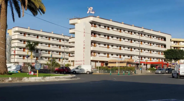 Vivienda Vacacional - Las Camelias #150710, Забронировать Отель Отели Плайя дель Инглес с бассейном, рядом с Экуменический храм Эль-Сальвадор, Бассейн