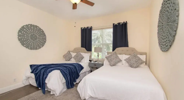 Gorgeous 5 Bedroom Home w/heated Pool Canal Front, Rezerwuj Hotel Hollywood Panhandle Florida