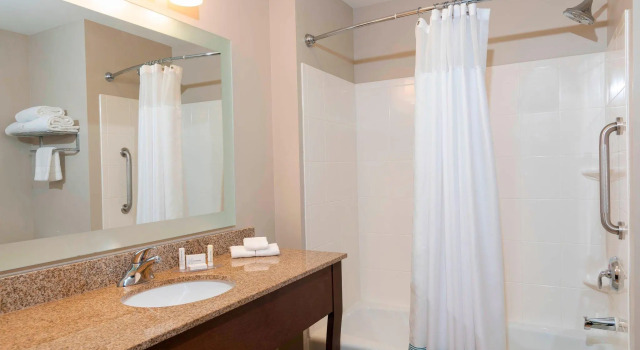 Четырёхместная студия TownePlace Suites Fort Wayne North