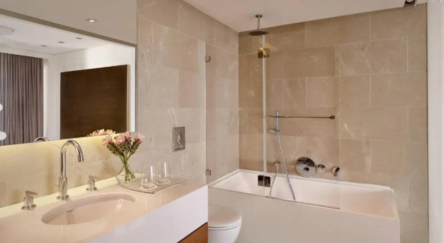 Двухместный люкс Duplex с балконом The Ritz-Carlton, Herzliya