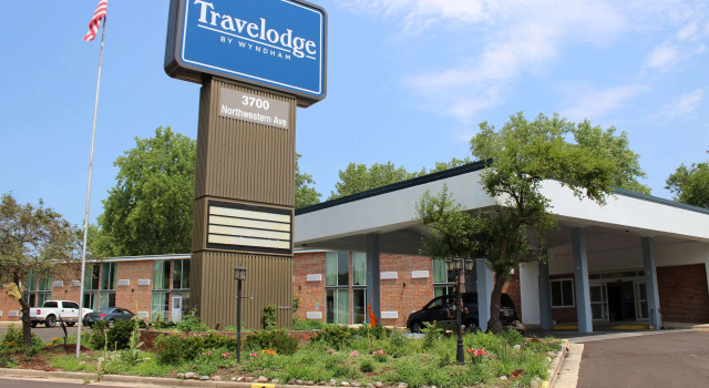 Travelodge by Wyndham Water’s Edge Hotel - Racine