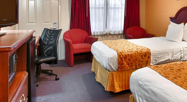 Четырёхместный номер Standard Best Western Delhi Inn