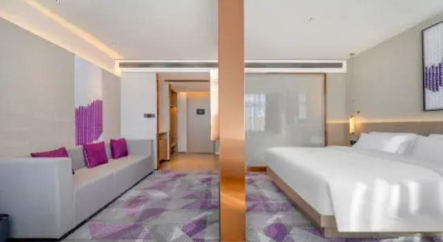 Люкс Deluxe LAVANDE Hotel（Shangri-La High-Speed Railway Station ）