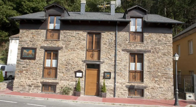 Apartamentos Turisticos A Estacion, Book Apartment  