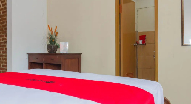 Camera familiare Standard RedDoorz near Kampung Gajah 2