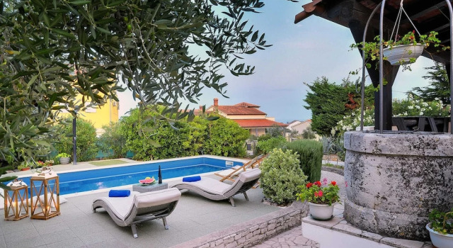 Коттедж Holiday Home With Swimming Pool, Near the Center