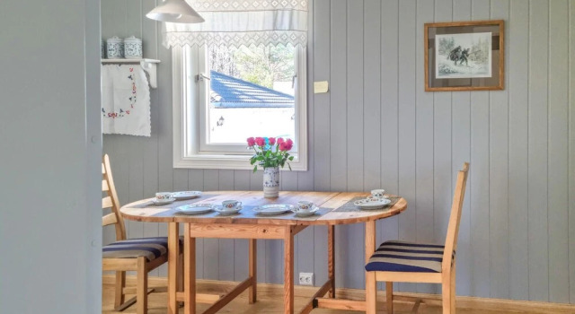 Beautiful Home in Saltrød With Wifi and 4 Bedrooms, Забронировать Отель Отели Эуст-Агдер с парковкой, Парковка
