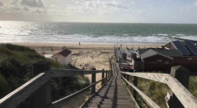 Апартаменты Holiday Home in Dishoek by the Beach