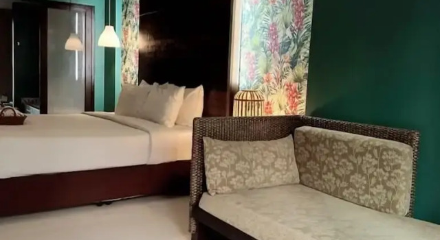 Двухместный номер Deluxe с балконом и с красивым видом из окна The Bihai Hua Hin
