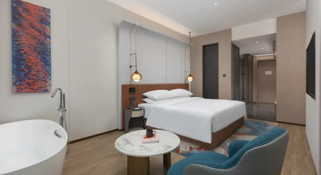 Двухместный номер Standard с видом на озеро Wyndham Garden Changsha University Town