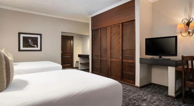 Четырёхместный номер Deluxe с видом на реку Premier Hotel Roodevalley