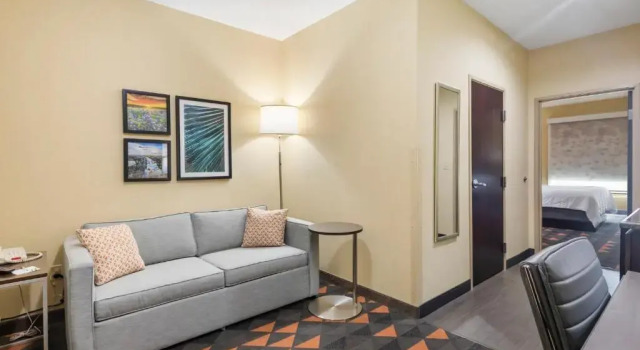 Люкс Holiday Inn Hotel & Suites Waco Northwest by IHG