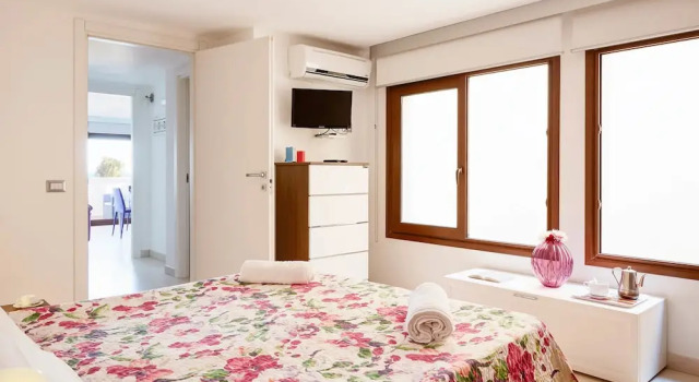 Aura CaseSicule, only for Sea View Lovers, Modern Style Apartment in City Center, Wi-Fi