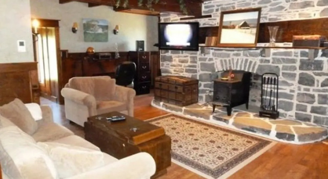 Stone_house, Забронировать Отель Лурей 